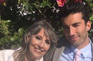 Sharon e Justin Baldoni (Foto: Reprodução/Instagram)