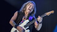 Dave Murray, guitarrista do Iron Maiden, em 2024 - Foto: Daniel Knighton / Getty Images