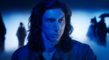 Adam Driver em Annette (Foto: Reprodução/Amazon Studios)