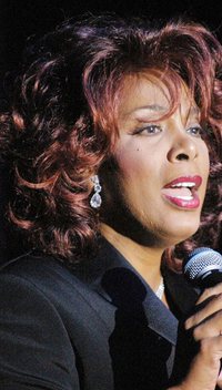 10 anos sem Donna Summer: 5 músicas para lembrar a cantora 