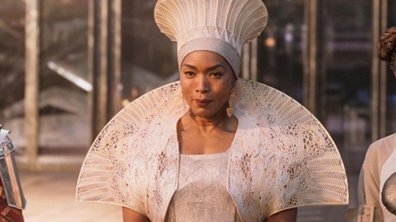 Angela Bassett em Pantera Negra (Foto: Divulgação / Marvel)