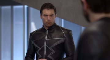 Anson Mount como Raio Negro em Inumanos (Foto: Reprodução/Marvel Studios)