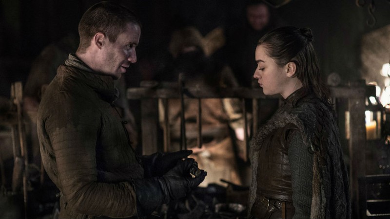 Joe Dempsie e Maisie Williams em Game of Thrones (Foto:Reprodução)