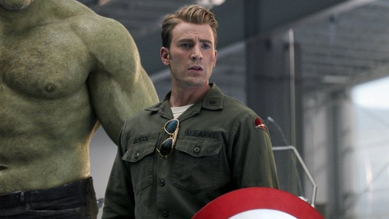 Chris Evans em Vingadores: Ultimato, com o uniforme com referência a Roscoe Simons (Foto: Reprodução Marvel)