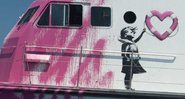 Barco de Banksy (Foto: Reprodução / Twitter)