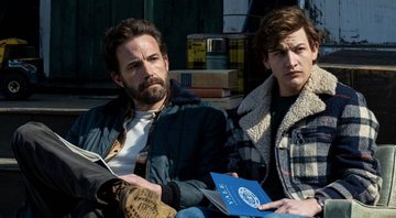 Ben Affleck e Tye Sheridan em The Tender Bar (Foto: Reprodução /Twitter)