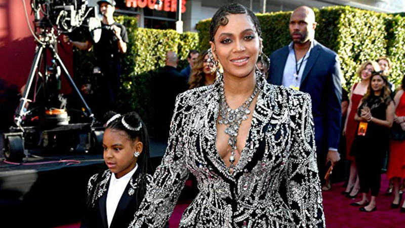 Beyoncé e Blue Ivy Carter na premiere de Rei Leão. (Foto: Kevin Winter Getty Images)