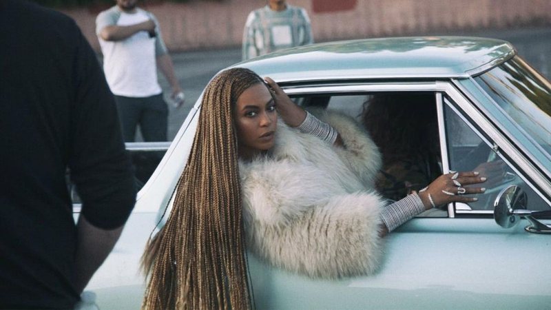 Beyoncé em clipe de "Formation" (Foto: Divulgação)