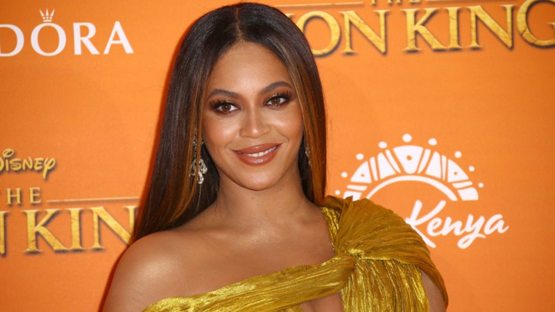 Beyoncé na premiere de Rei Leão. (Foto: Joel C Ryan/ Invision/ AP)