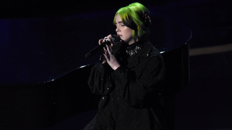 Billie Eilish se apresenta com um cover de "Yesterday" no Oscar (foto: Chris Pizzello/ AP)