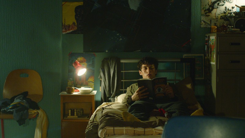 Fionn Whitehead em Black MIrror: Bandersnatch (Foto:Reprodução)