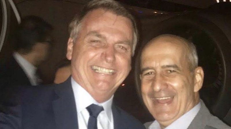 Jair Bolsonaro ao lado de Luiz Eduardo Ramos, ministro da Casa Civil (Foto: Reprodução/Twitter)