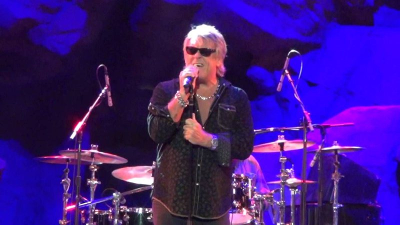 Brian Howe em show (Foto: Reprodução/YouTube)