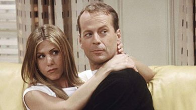 Bruce Willis e Jennifer Aniston em Friends (foto: reprodução/ Warner)