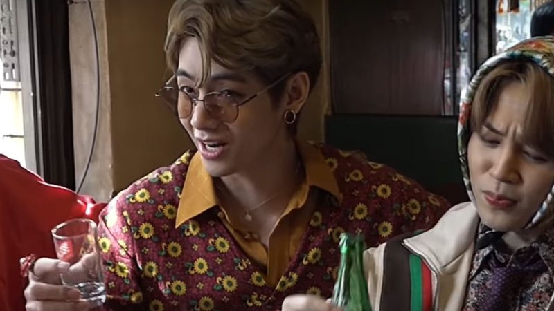 V e Jimin no teaser lançado pelo BTS (Foto: Reprodução/Youtube)