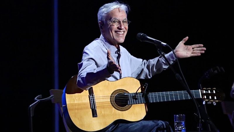 Caetano Veloso (Foto: Reginaldo Teixeira e Manoella Mello / Reprodução / Twitter / @multishow)