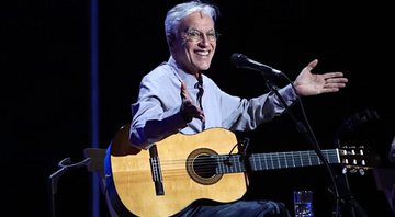 Caetano Veloso (Foto: Reginaldo Teixeira e Manoella Mello / Reprodução / Twitter / @multishow)