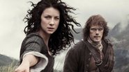 Caitriona Balfe e Sam Heughan em Outlander (Foto: Divulgação)