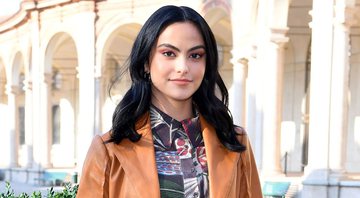 Camila Mendes no Milan Fashion Week em 2020 (Foto: Jacopo M. Raule/Getty Images)