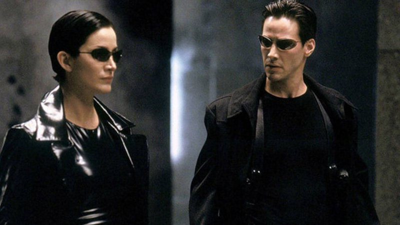 Carrie-Anne Moss e Keanu Reeves em Matrix (Foto: Divulgação)