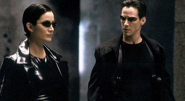 Carrie-Anne Moss e Keanu Reeves em Matrix (Foto: Divulgação)