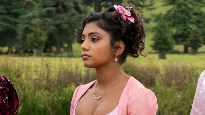 Charitha Chandran em Bridgerton (Foto: Divulgação / Netflix)