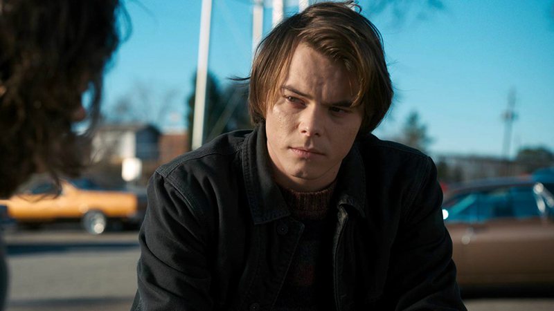 Charlie Heaton como Jonathan Byers em Stranger Things (Foto: Netflix / Divulgação)