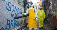 Limpeza de ruas na Favela Vila Ipiranga, em Niterói (Luis Alvarenga/Getty Images)