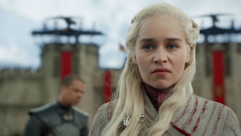 Emilia Clarke em Game of Thrones (foto: Reprodução HBO)