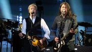 Paul McCartney e Dave Grohl no festival de música Glastonbury (Foto: Harry Durrant/Getty Images)