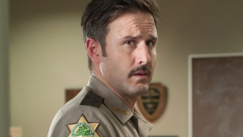 David Arquette como Dewey Riley em Pânico (Foto: Divulgação)