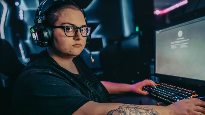 45% dos gamers brasileiros jogam ouvindo música. (Foto: Pexels)