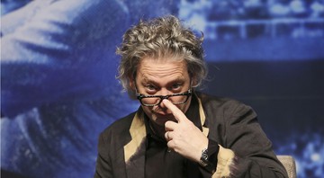 O diretor Dexter Fletcher (Foto:AP Photo/ Ahn Young-joon)