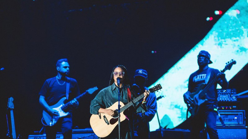 H.E.R fez um show impressionante no Palco Mundo neste sábado, 5, no Rock in Rio (Foto: Schlaepfer/I Hate Flash)