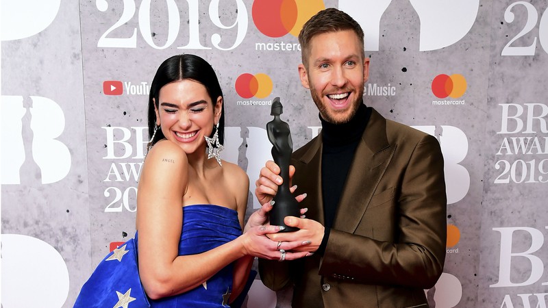 Dua Lipa e Calvin Harris no Brit Awards 2019 (Foto:Press Association/AP Images)