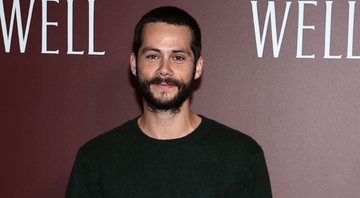 Dylan O'Brien na premiere de 'All Too Well' (Foto: Dimitrios Kambouris/Getty Images)