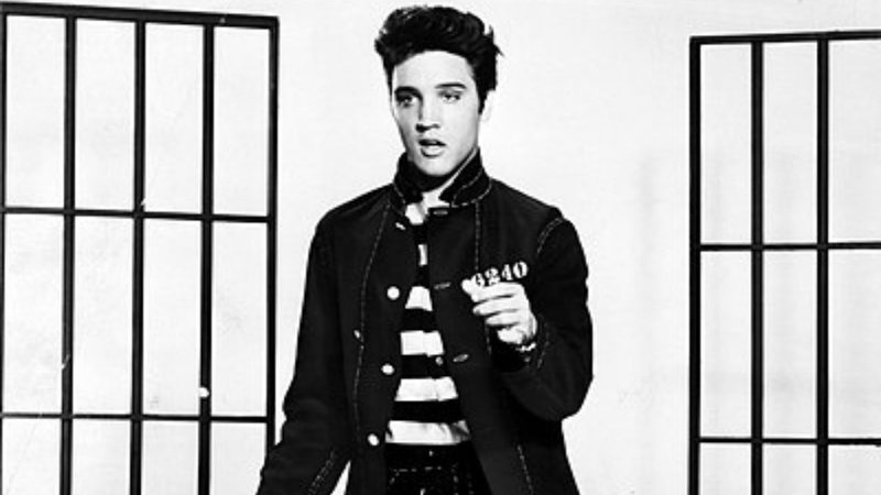 Elvis Presley em Jailhouse Rock (Foto: Divulgação)