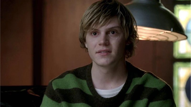 Evan Peters em American Horror Story (Foto: Reprodução /Twitter)