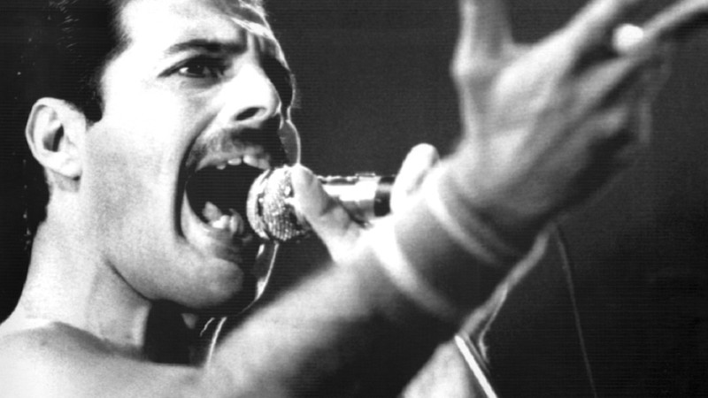 Freddie Mercury, vocalista do Queen, em 1984 (Foto: AP Photos)