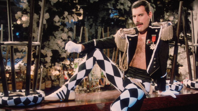 Freddie Mercury no clipe de Living On My Own (Foto: Reprodução/Youtube)