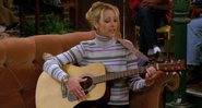 Lisa Kudrow como Phoebe Buffay em Friends (Foto: Reprodução)