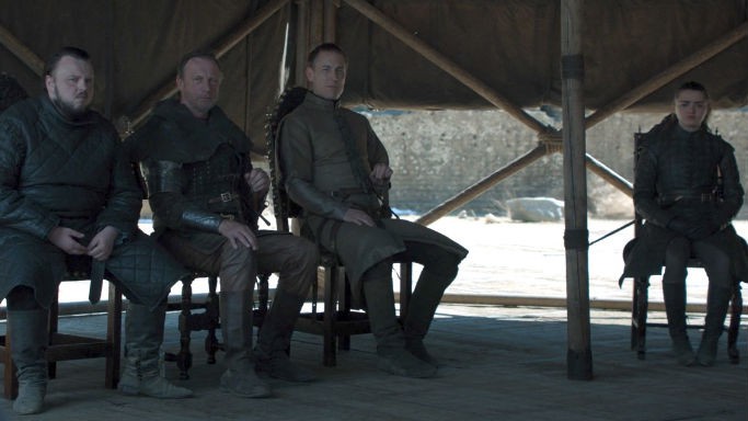 Cena do último episódio de Game of Thrones em que aparece uma garrafa de água (Foto:Reprodução)