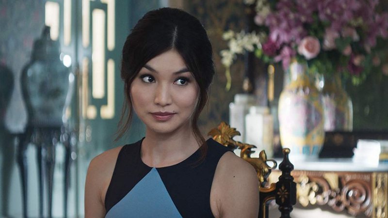 Personagem de Gemma Chan em Podres de Ricos (Foto: Reprodução/Warner Bros.)