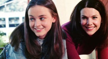 Alexis Bledel e Lauren Graham como Rory e Lorelai em Gilmore Girls (Foto: Reprodução/Warner Bros Television)