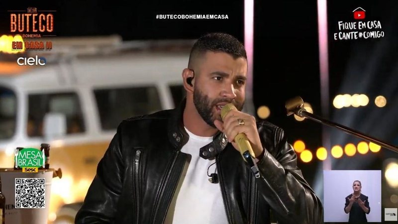 Gusttavo Lima em live (Foto: Reprodução/YouTube)