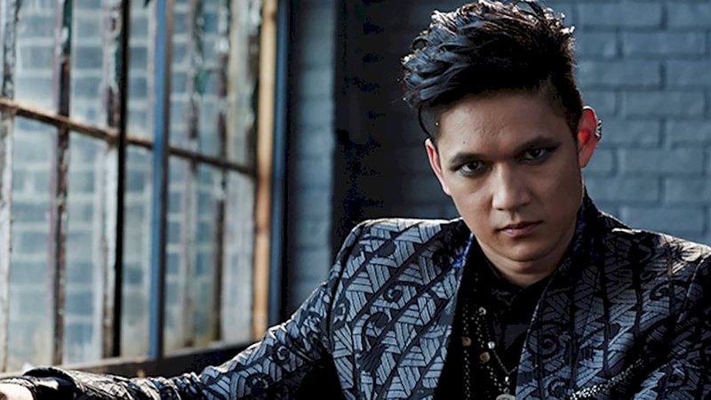 Harry Shum Jr. como Magnus Bane em Shadowhunters (Foto: Reprodução)