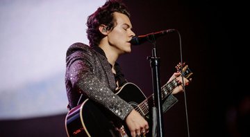 Harry Styles se apresentando no AccorHotels Arena em Paris, França, em 2018 (Foto: Handout/Helene Marie Pambrun)