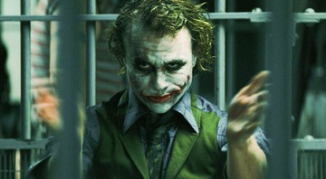 Heatl Ledger como Coringa em Batman: O Cavaleiro das Trevas (Foto: Reprodução/DC Comics/Warner Bros.)