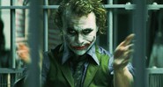 Heatl Ledger como Coringa em Batman: O Cavaleiro das Trevas (Foto: Reprodução/DC Comics/Warner Bros.)