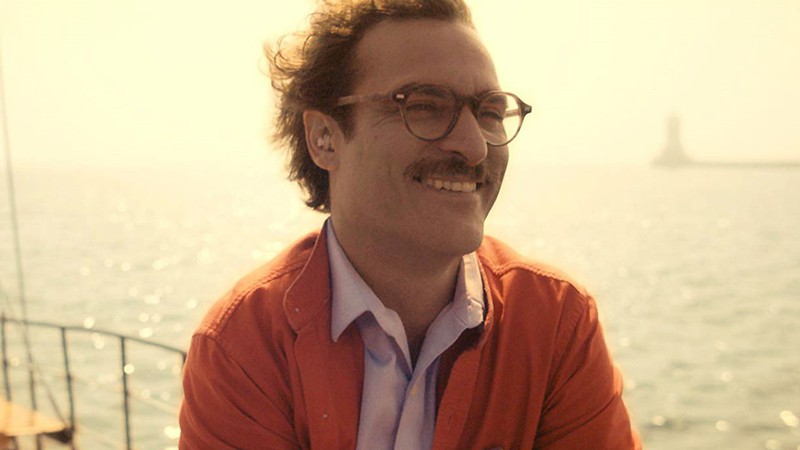 Joaquin Phoenix em Her (Foto: Reprodução)